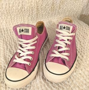 CONVERSE Chuck Taylors